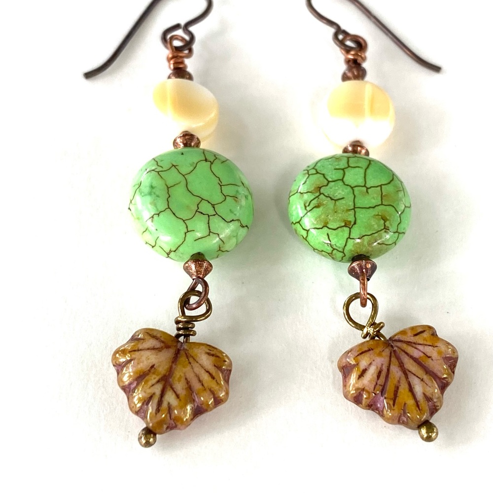 Leaf Earrings Handmade Unique Niobium - Picture 3 of 4